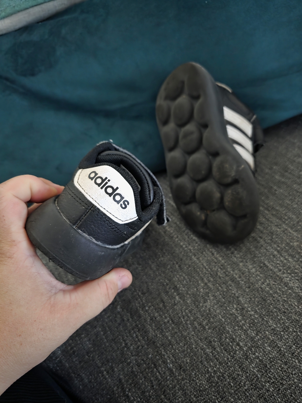 adidas Kids Black and White Athletic Shoe Gr8 Baby
